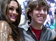 FIGHTIN%27%20FANGIRLS%3A%20WWE%27S%20BELLA%20TWINS