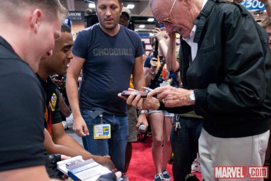 SDCC 2012: Stan Lee signing at the Marvel Booth