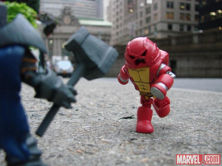 Diamond Select Toys Colossus Figure
