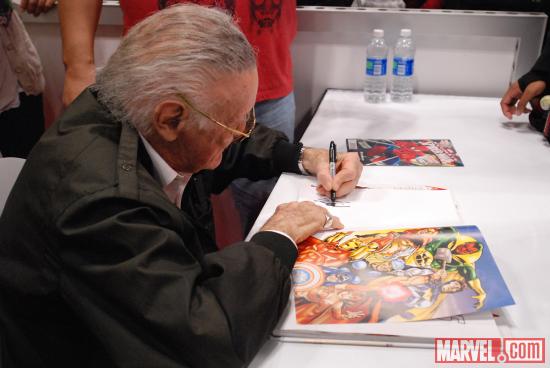 NYC 2012: Stan Lee signing at the Marvel Booth