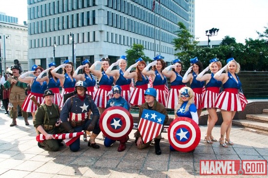 Dragon*Con 2011: Captain America Girls before the Parade