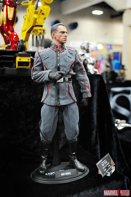 SDCC 2012: Figures at Sideshow Booth