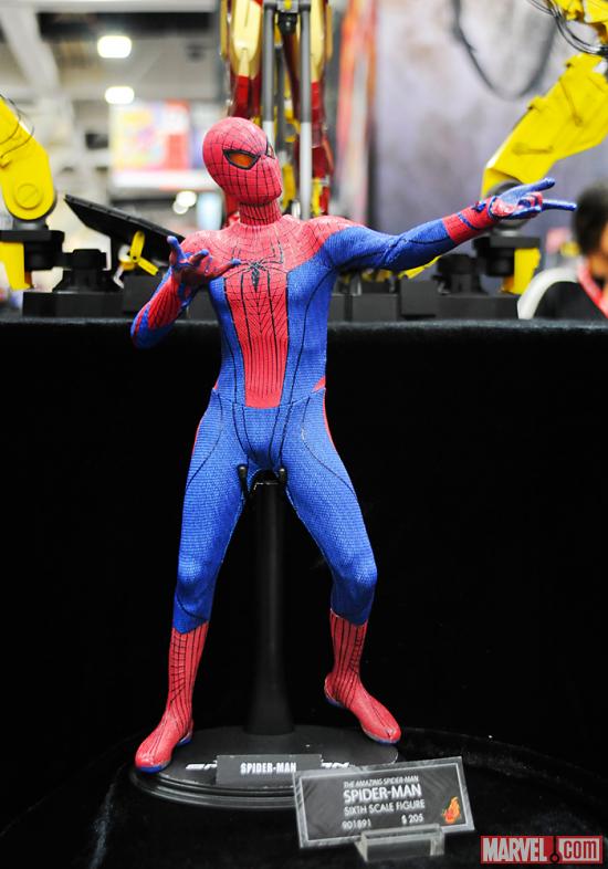 SDCC 2012: Figures at Sideshow Booth