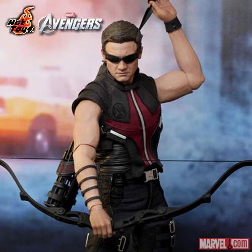 Spotlight on Hot Toys' Hawkeye Figure