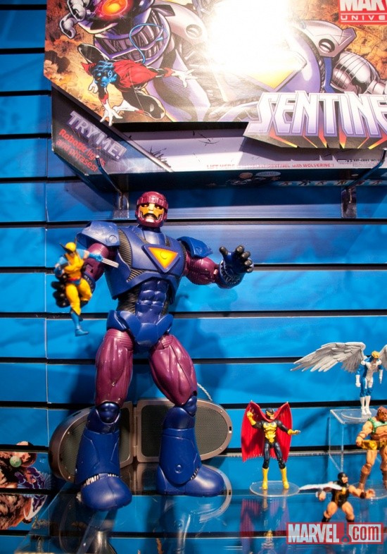 Hasbro Marvel Universe Sentinel